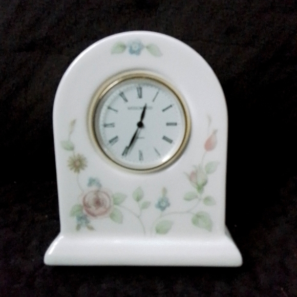 Small Wedgwood Bone China Rosehip Mantel Clock - Picture 1 of 6